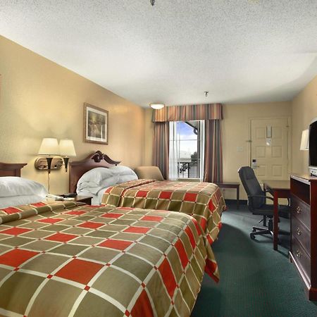 Super 8 By Wyndham New Iberia Motel Luaran gambar