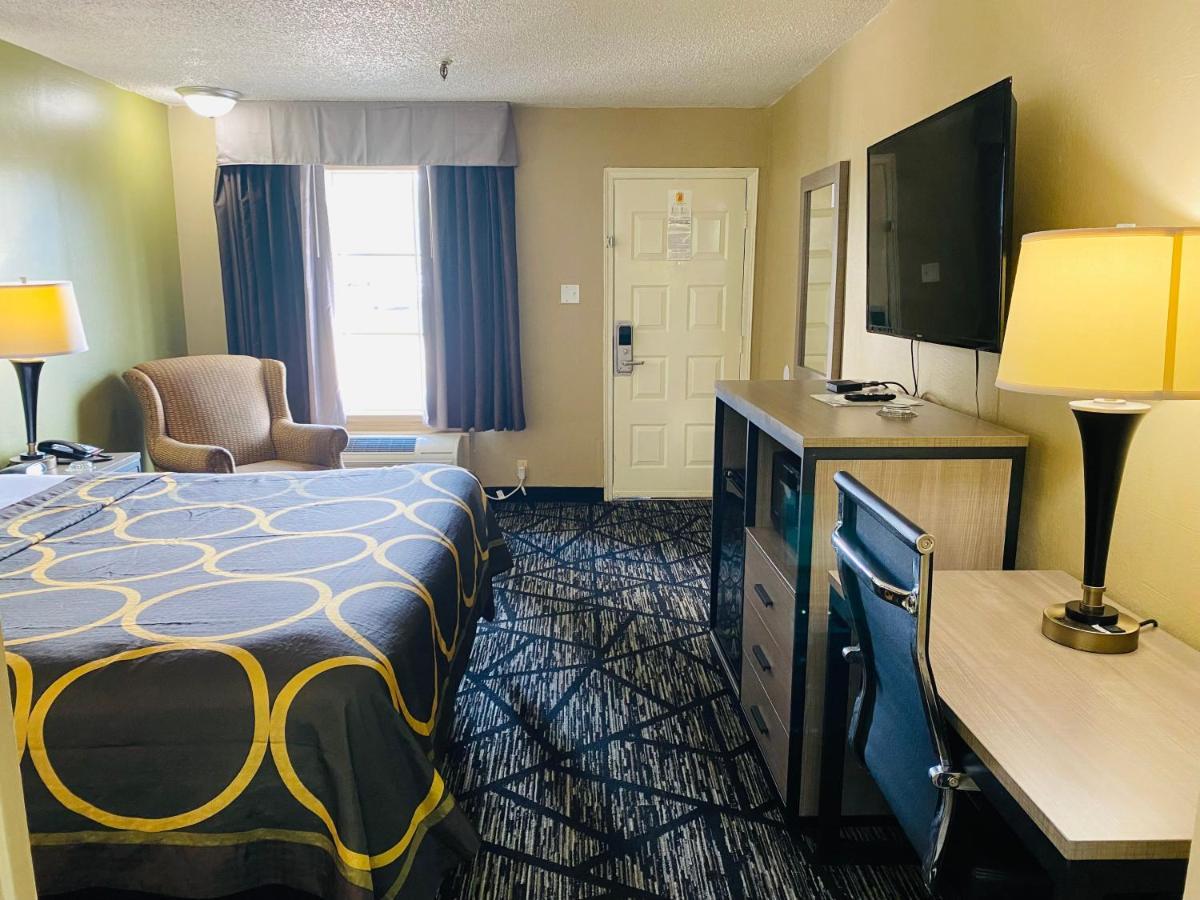 Super 8 By Wyndham New Iberia Motel Luaran gambar