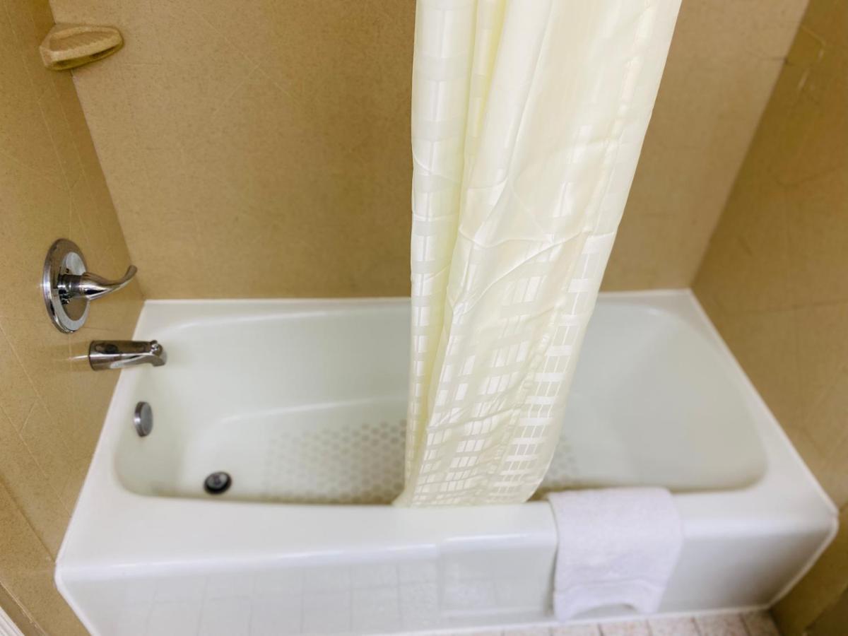 Super 8 By Wyndham New Iberia Motel Luaran gambar